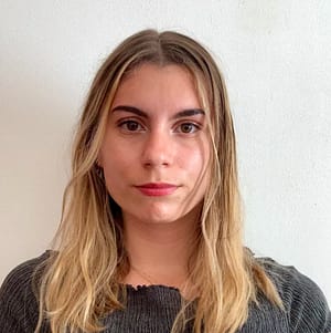 Notre Équipe Maya Goëssens, stagiaire en coordination de projets et communication – Alliance Française de Genève